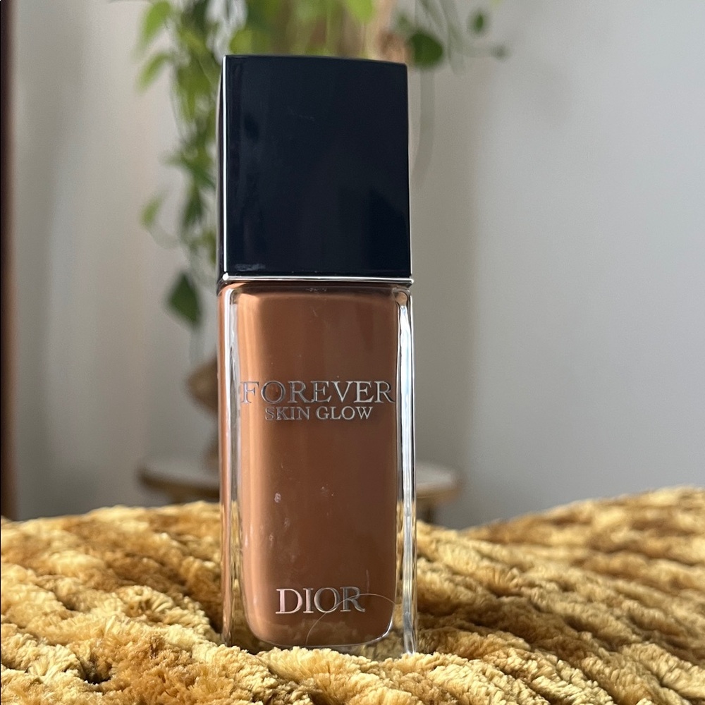 Dior Forever Skin Glow Foundation - shade 7w